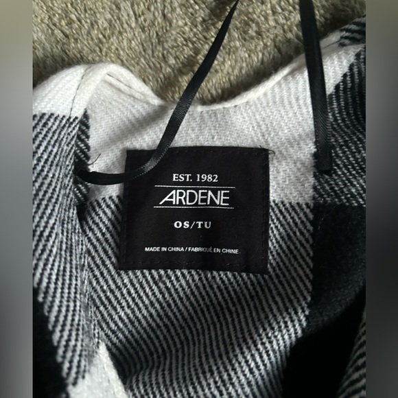 Plaid shawl - Picture 3 of 3